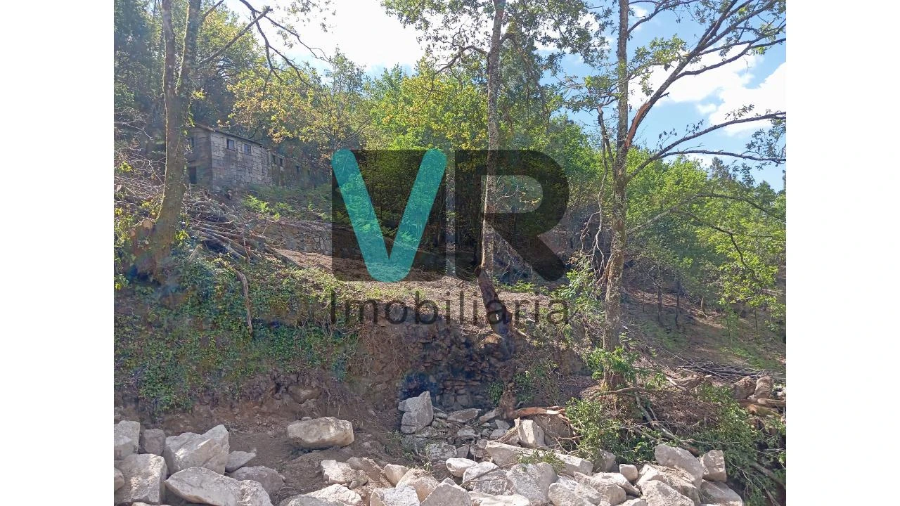 Moradia T2 para Venda em Cabril Foto 10