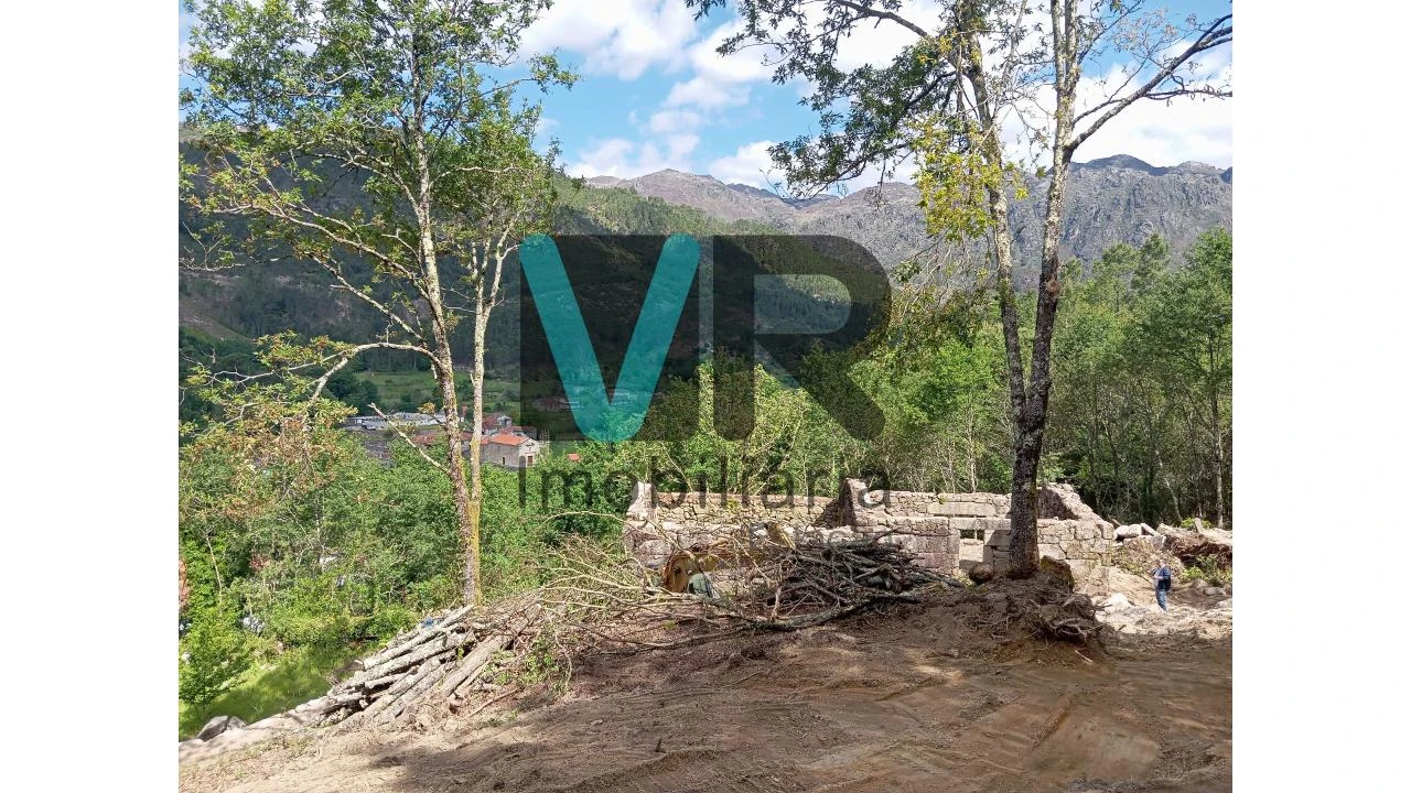 Moradia T2 para Venda em Cabril Foto 13