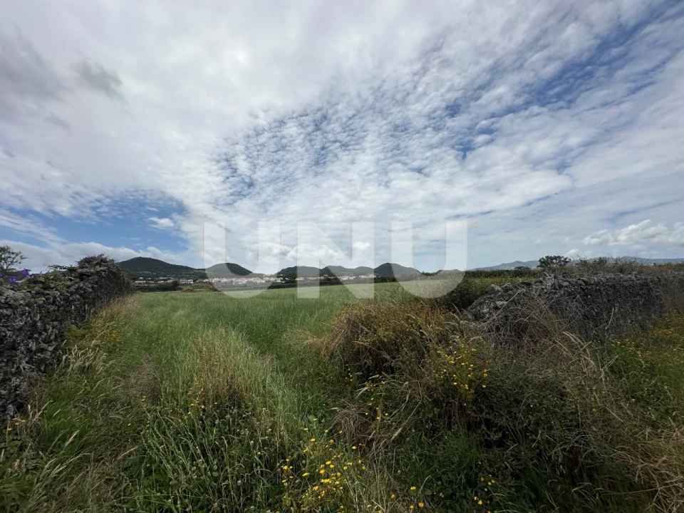 Terreno Misto para Venda em Pico da Pedra Foto 7