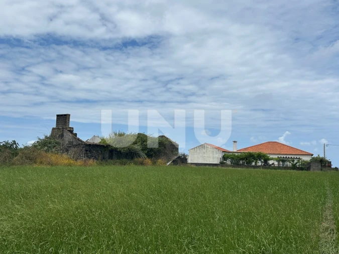 Terreno Misto para Venda em Pico da Pedra Foto 3