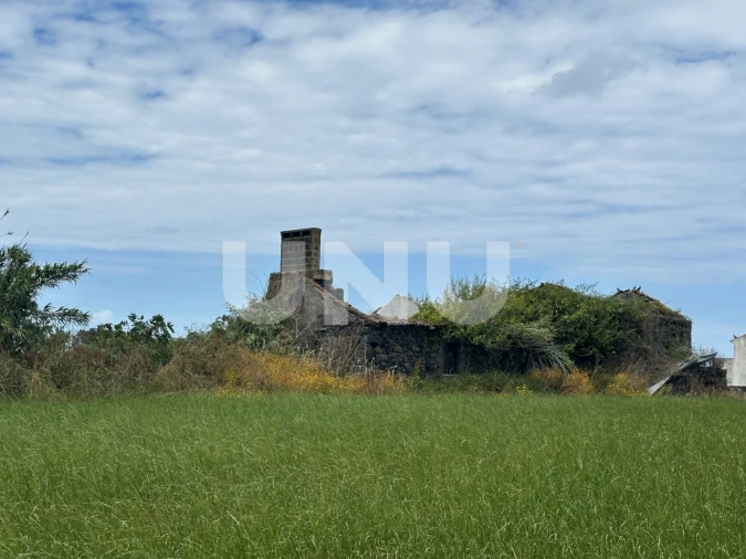 Terreno Misto para Venda em Pico da Pedra Foto 9