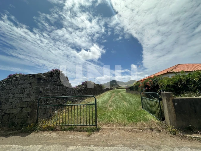 Terreno Misto para Venda em Pico da Pedra Foto 12