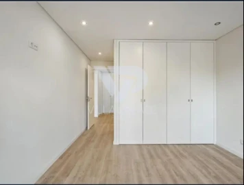 Apartamento T3 para Arrendamento em Carcavelos e Parede