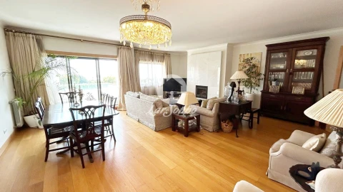 Apartamento T4 para Venda em Aldoar, Foz do Douro e Nevogilde