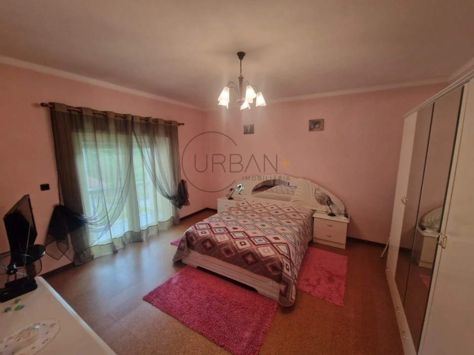 Moradia T5 para Venda em Arcozelos Foto 8