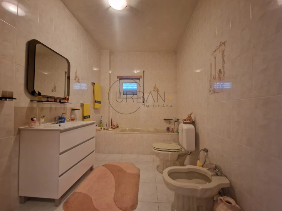 Moradia T5 para Venda em Arcozelos Foto 14