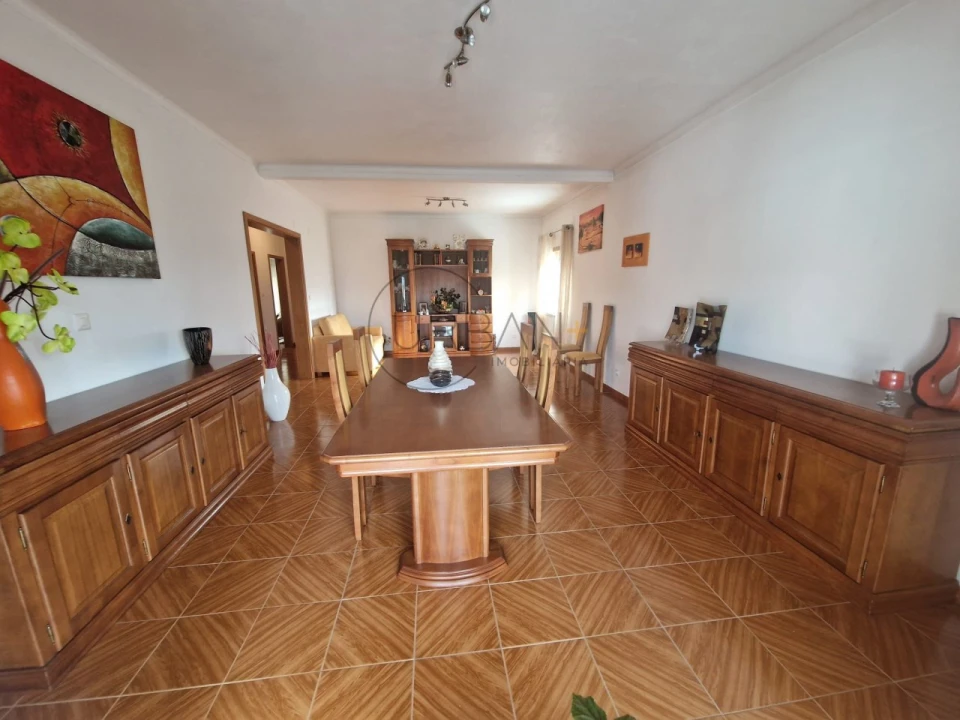 Moradia T5 para Venda em Arcozelos Foto 3