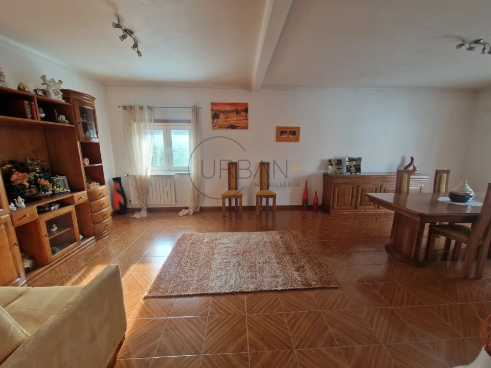 Moradia T5 para Venda em Arcozelos Foto 4