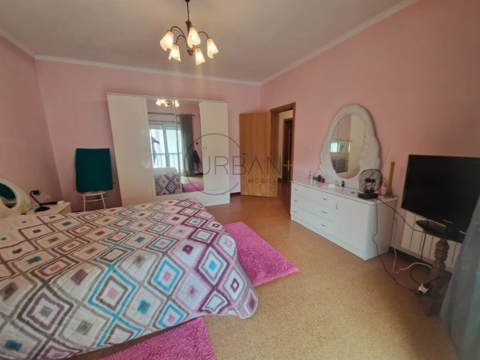 Moradia T5 para Venda em Arcozelos Foto 7