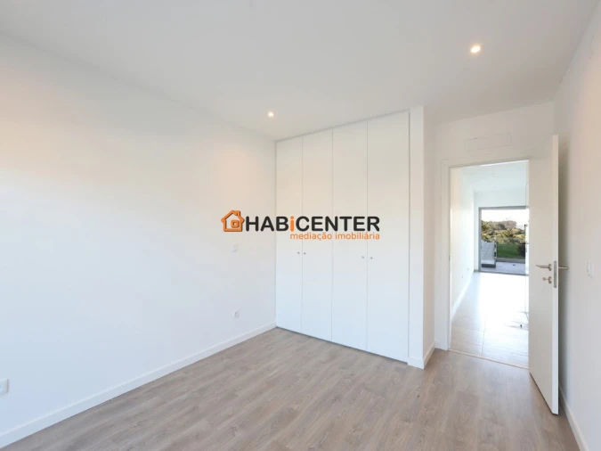 Apartamento T1 para Venda em Nazare Foto 10