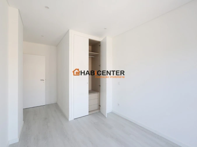 Apartamento T1 para Venda em Nazare Foto 10