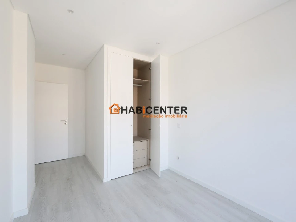 Apartamento T1 para Venda em Nazare Foto 10