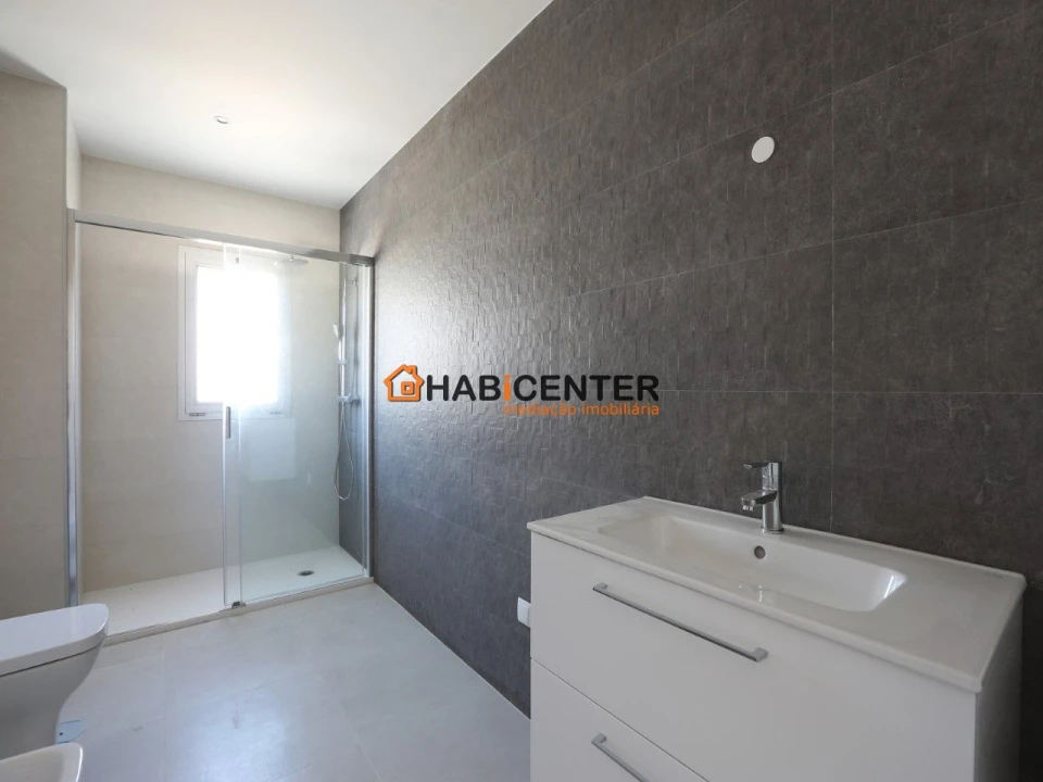 Apartamento T1 para Venda em Nazare Foto 12