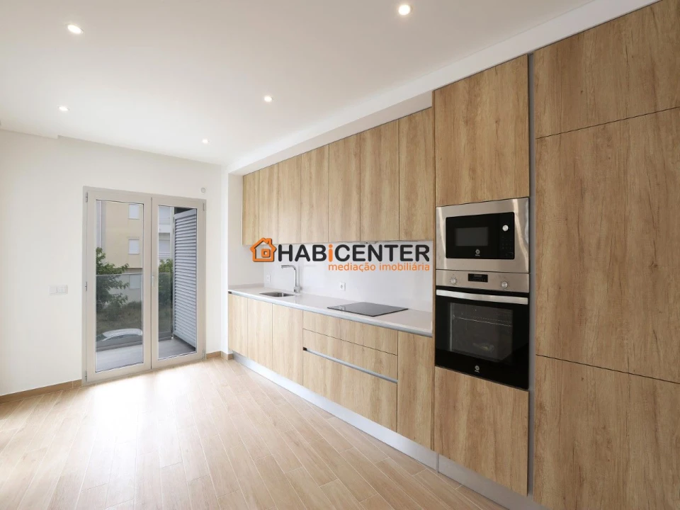 Apartamento T2 para Venda em Nazare Foto 4