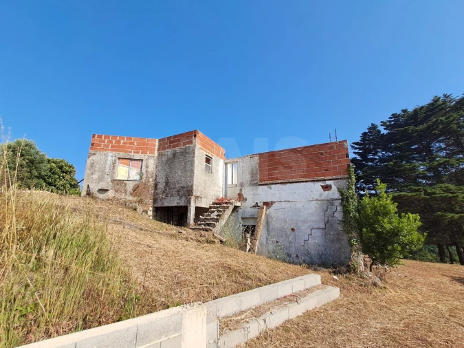 Moradia T3 para Venda em Salir de Matos Foto 3