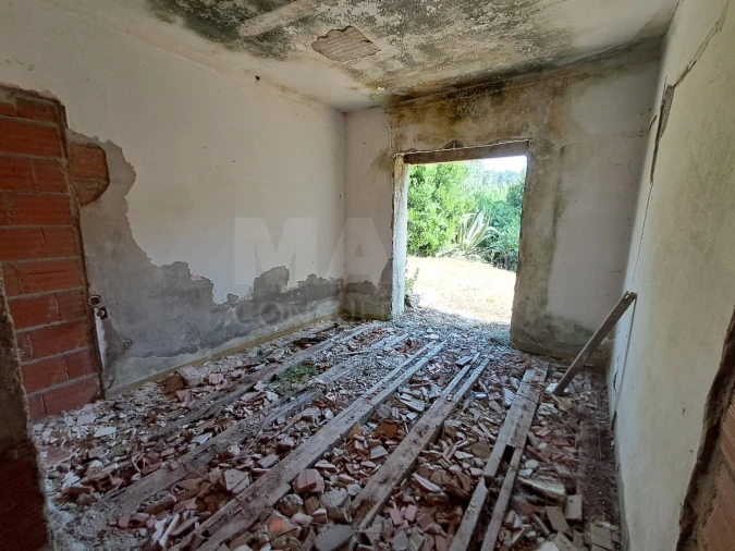 Moradia T3 para Venda em Salir de Matos Foto 11