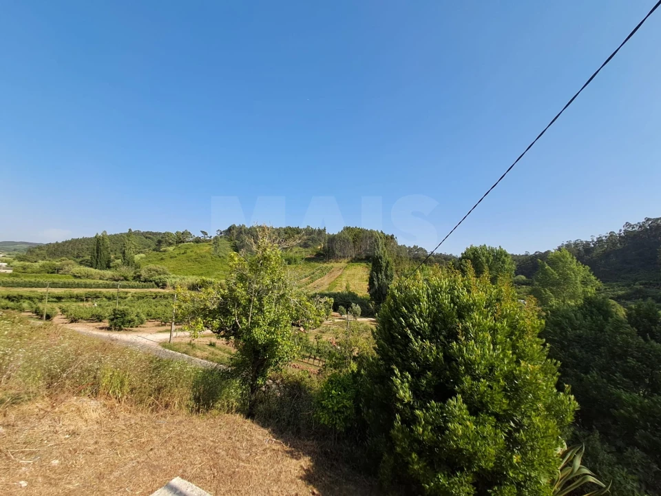 Moradia T3 para Venda em Salir de Matos Foto 11