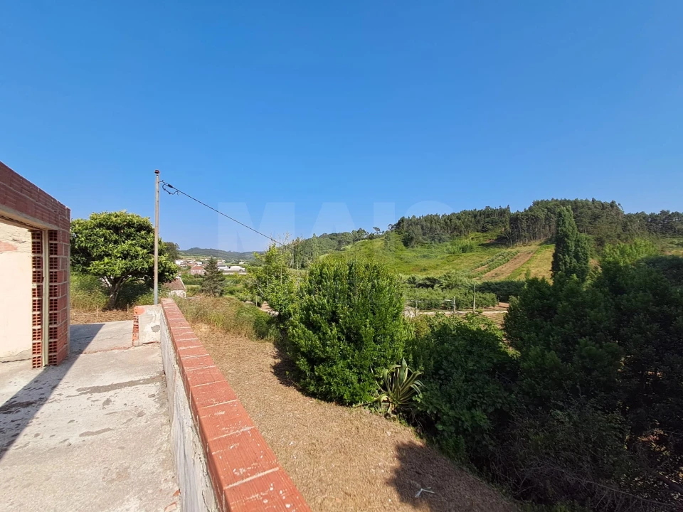 Moradia T3 para Venda em Salir de Matos Foto 5