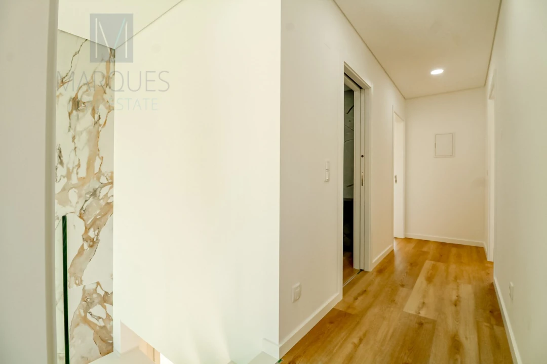 Moradia T4 para Venda em Charneca de Caparica e Sobreda Foto 14