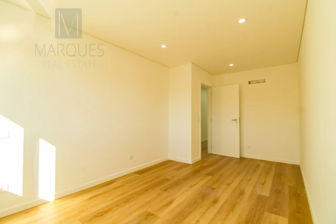 Moradia T4 para Venda em Charneca de Caparica e Sobreda Foto 20