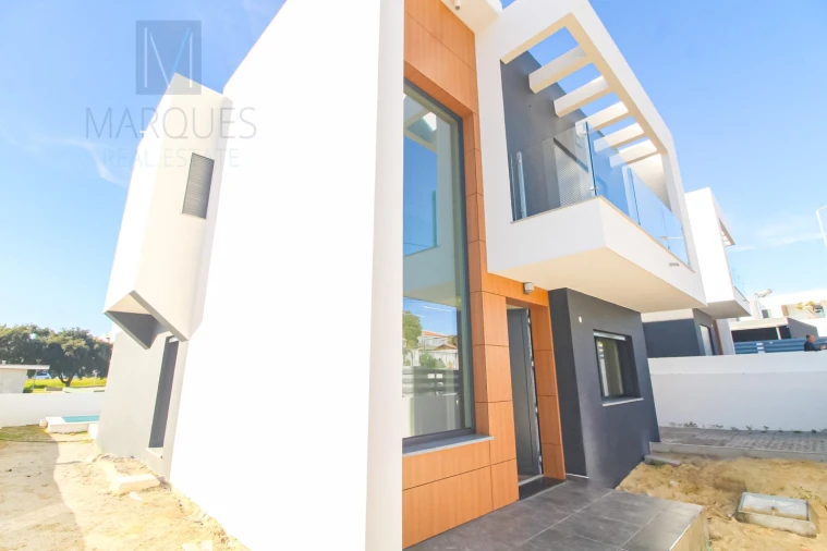 Moradia T4 para Venda em Charneca de Caparica e Sobreda Foto 30