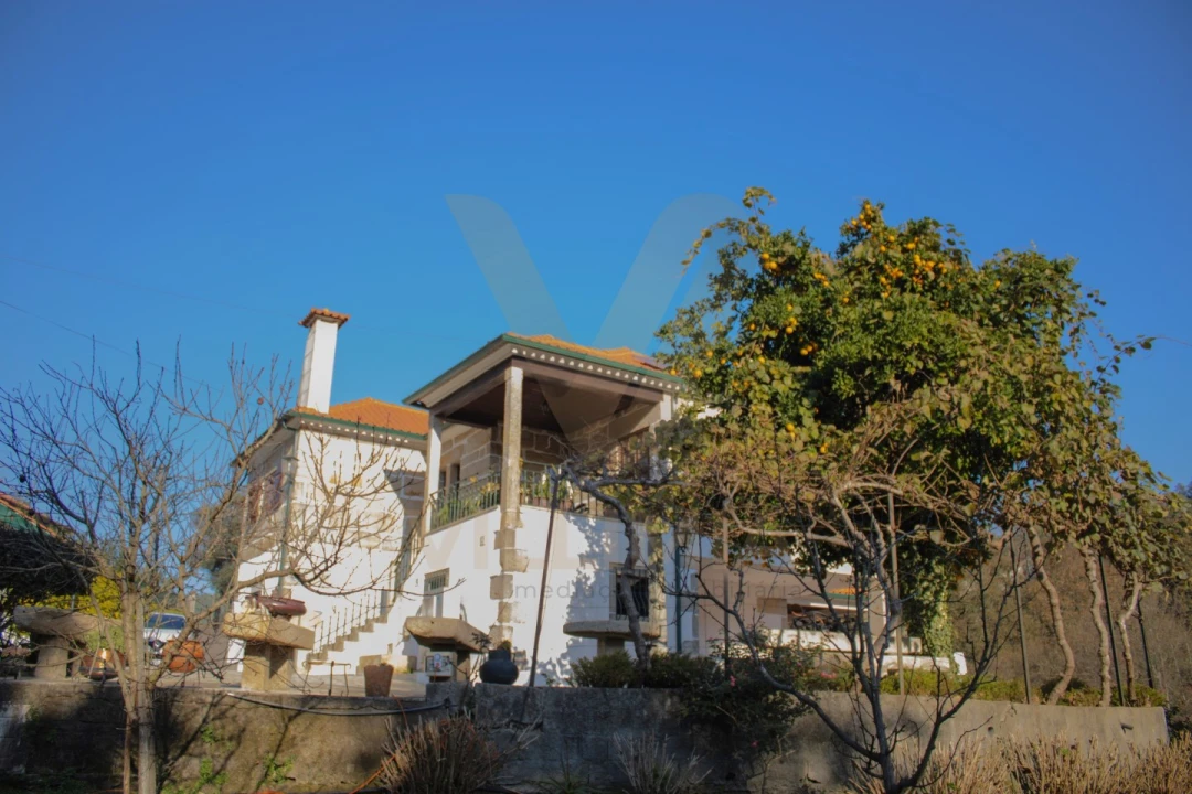 Moradia T5 para Venda em Fornelos e Queijada Foto 11