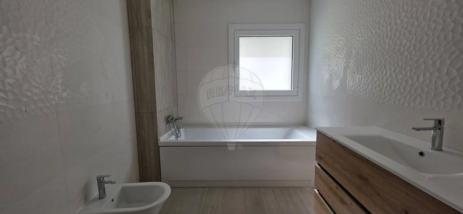 Apartamento T3 para Venda em Castanheira do Ribatejo e Cachoeiras Foto 12