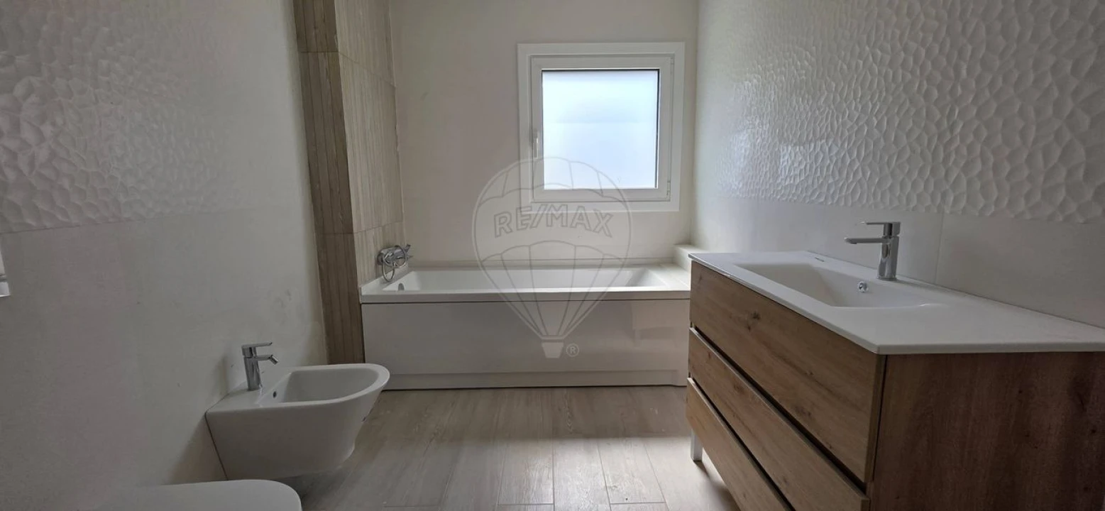 Apartamento T3 para Venda em Castanheira do Ribatejo e Cachoeiras Foto 8