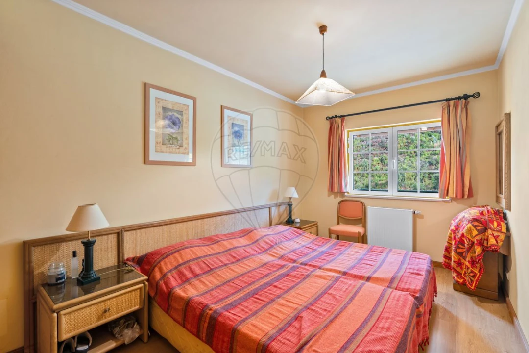 Moradia T7 para Venda em São Teotónio Foto 16