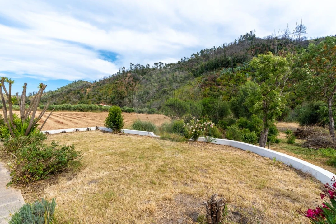 Moradia T7 para Venda em São Teotónio Foto 46