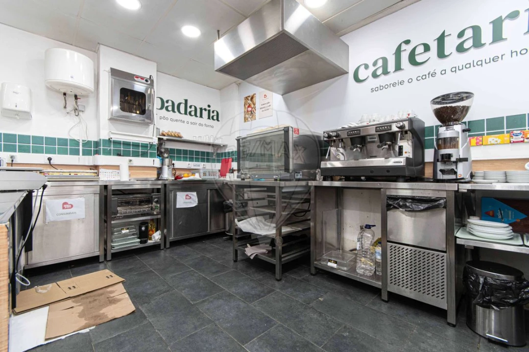 Loja para Venda em Alvalade Foto 15