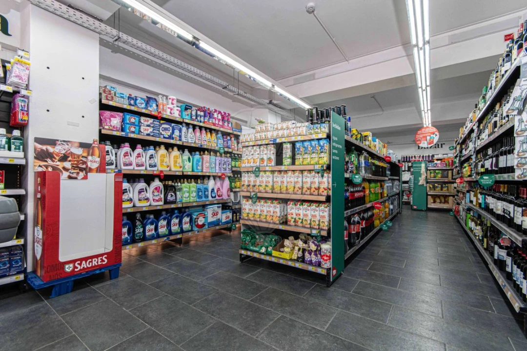 Loja para Venda em Alvalade Foto 9