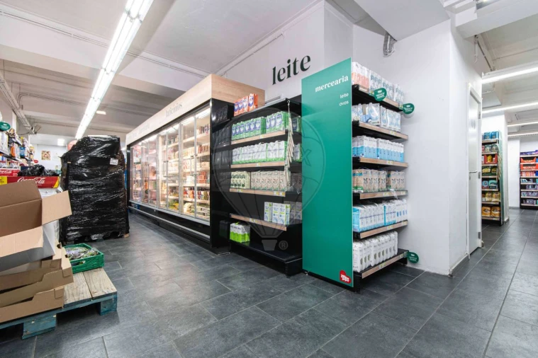 Loja para Venda em Alvalade Foto 10