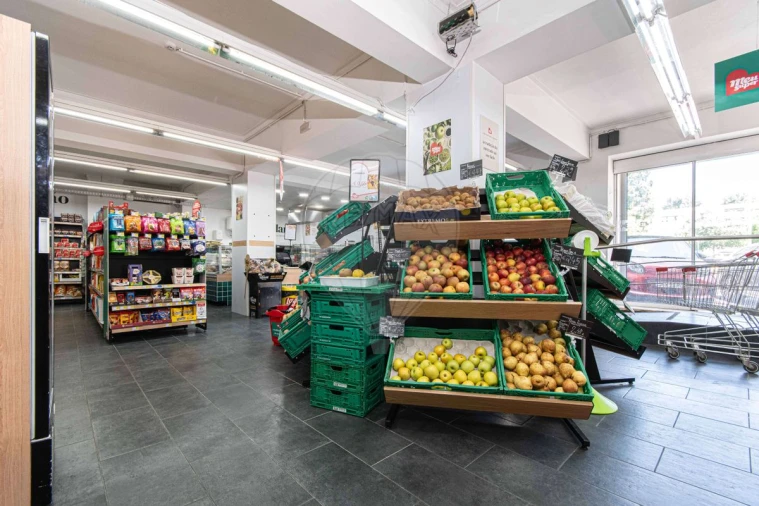 Loja para Venda em Alvalade Foto 2