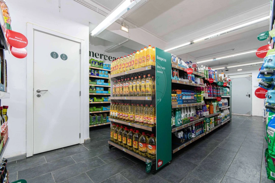 Loja para Venda em Alvalade Foto 13