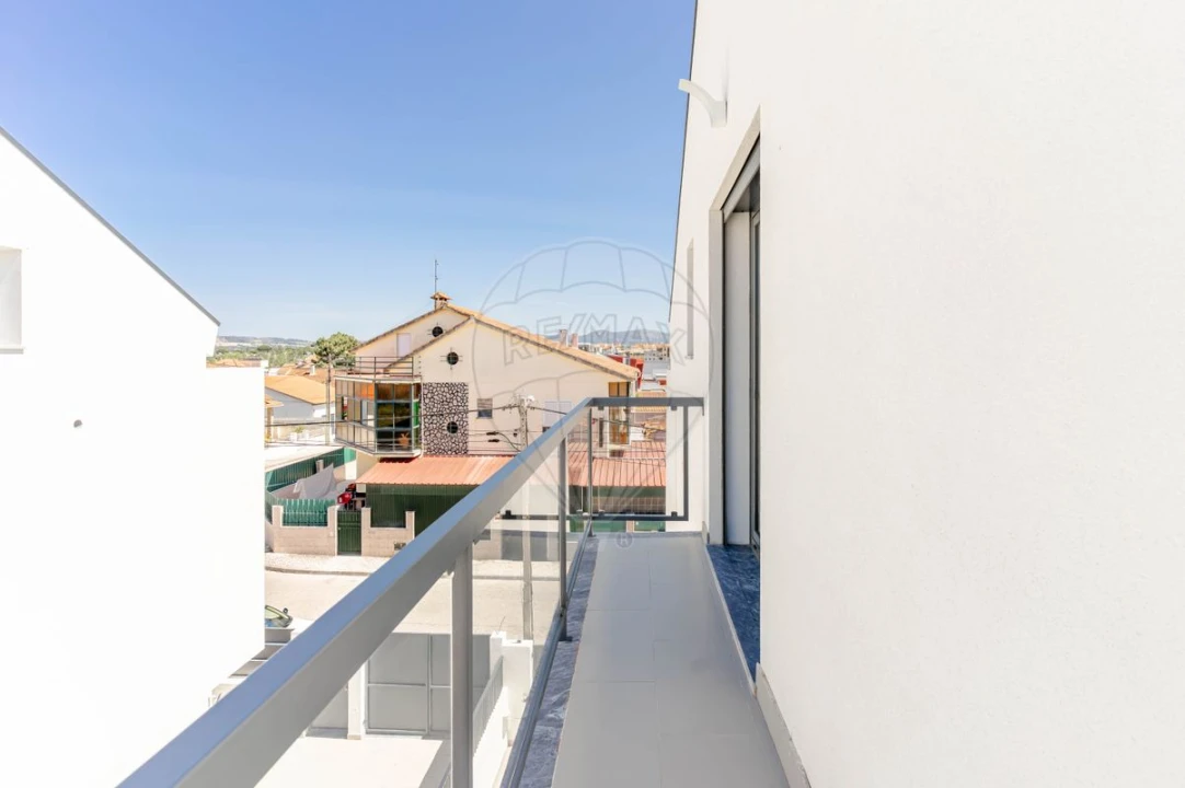 Moradia T3 para Venda em Quinta do Conde Foto 1
