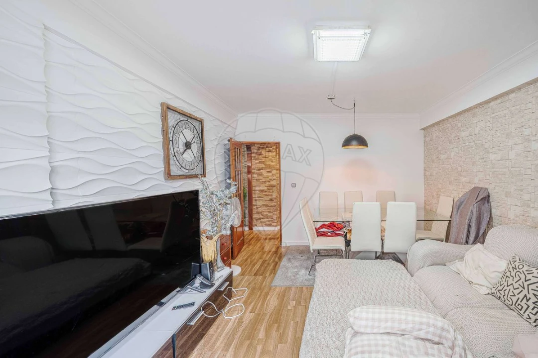 Apartamento T3 para Venda em Rio de Mouro Foto 17