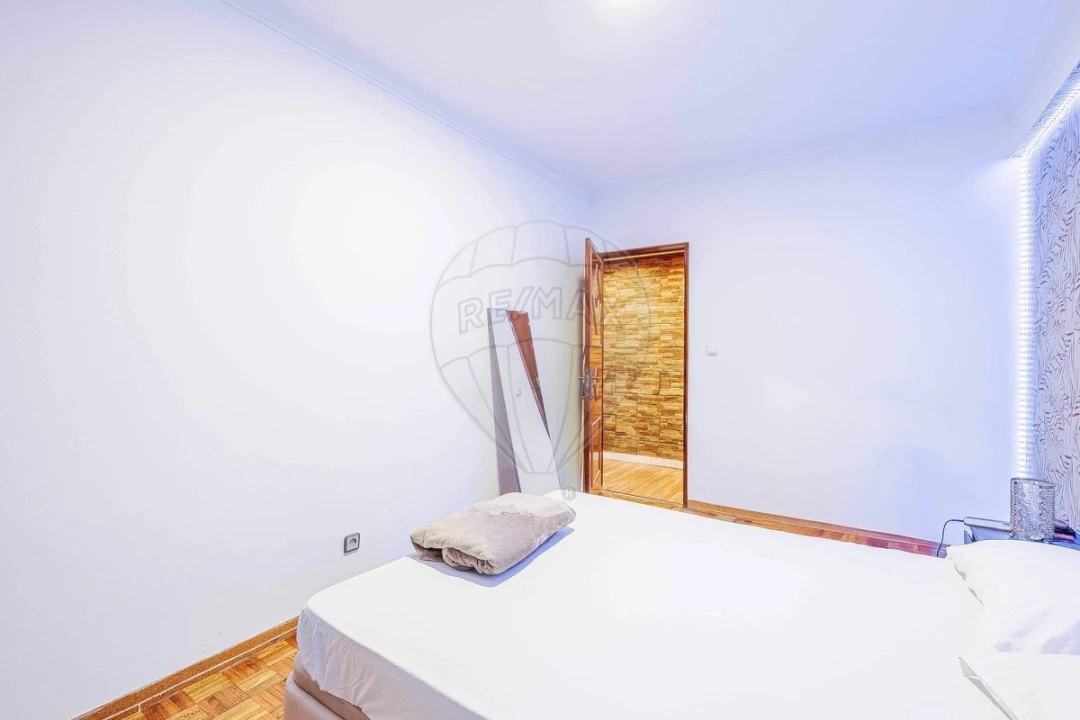 Apartamento T3 para Venda em Rio de Mouro Foto 10