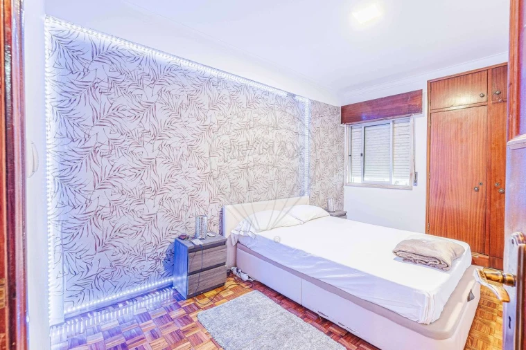Apartamento T3 para Venda em Rio de Mouro Foto 13