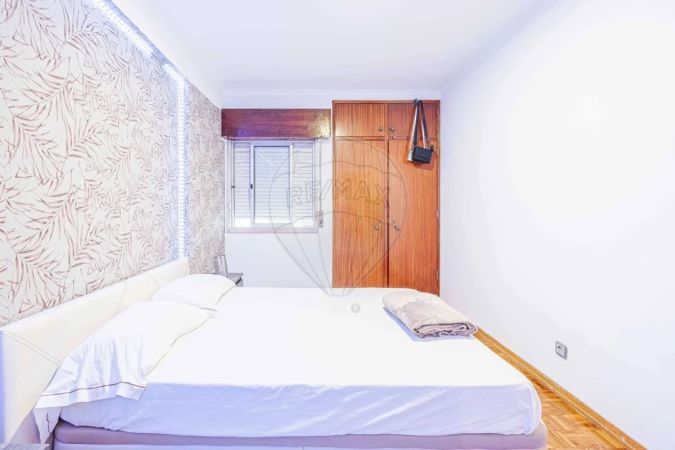 Apartamento T3 para Venda em Rio de Mouro Foto 12