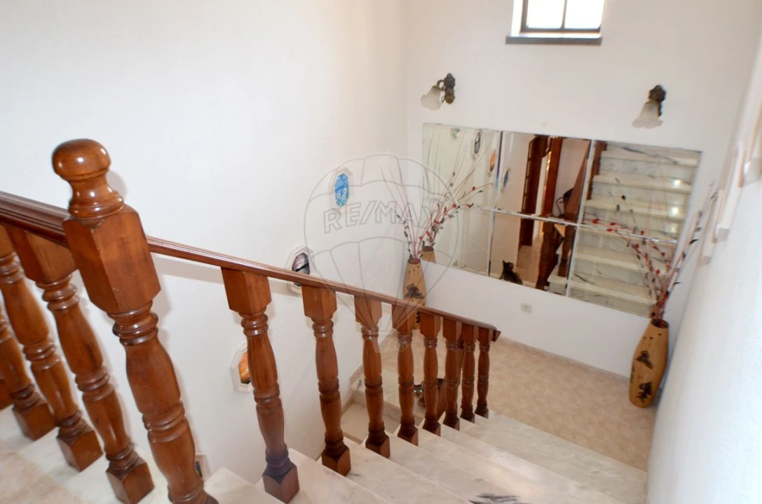 Moradia T4 para Venda em Alguber Foto 43