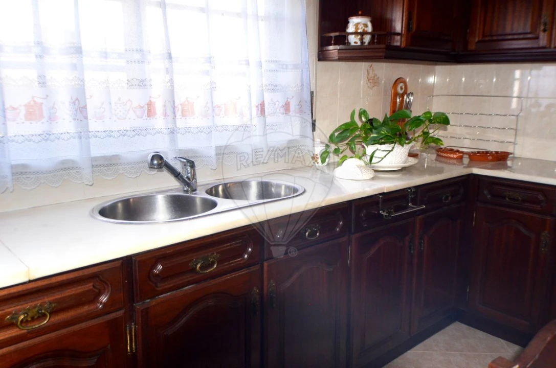 Moradia T4 para Venda em Alguber Foto 33