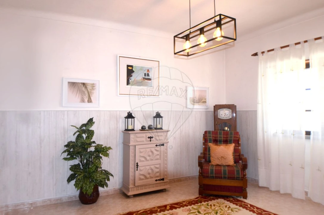 Moradia T4 para Venda em Alguber Foto 22