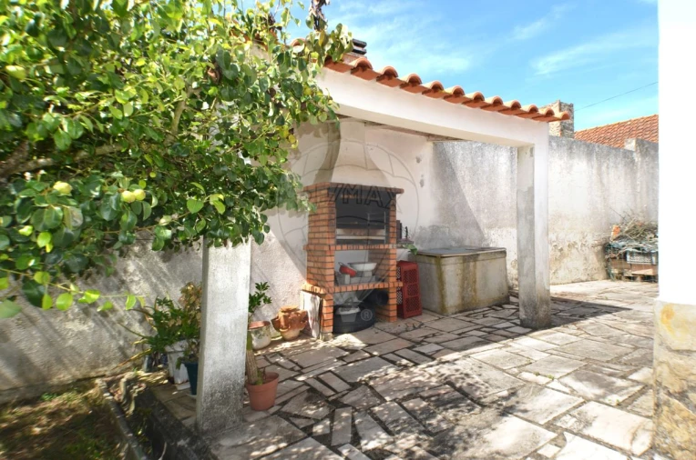 Moradia T4 para Venda em Alguber Foto 11