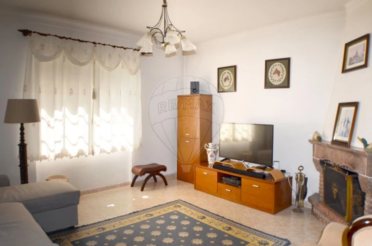 Moradia T4 para Venda em Alguber Foto 26