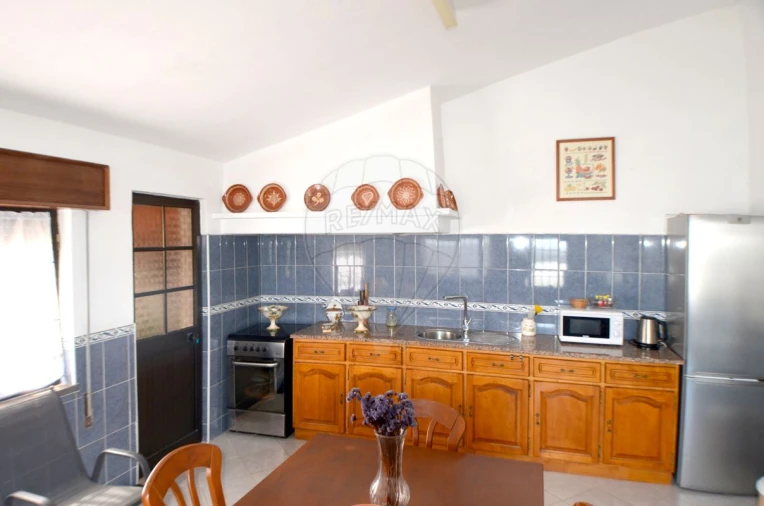 Moradia T4 para Venda em Alguber Foto 17