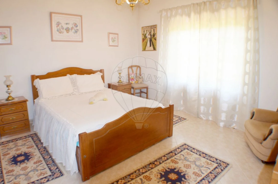 Moradia T4 para Venda em Alguber Foto 37