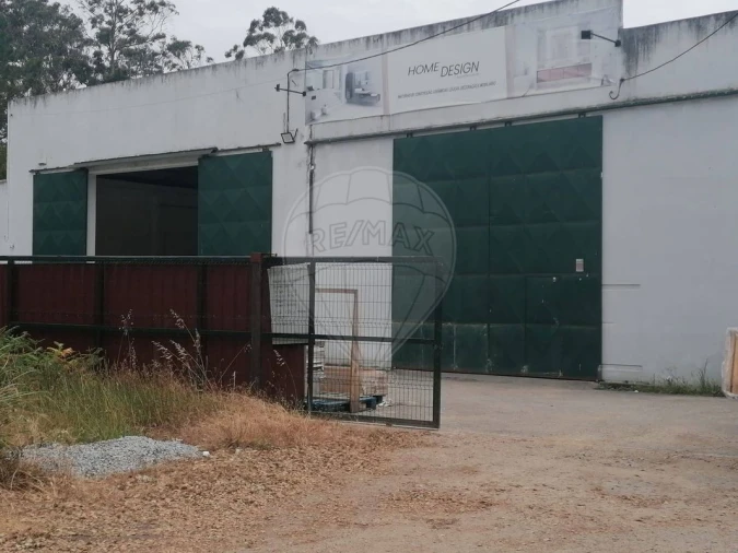 Armazém para Venda em Rio Meão