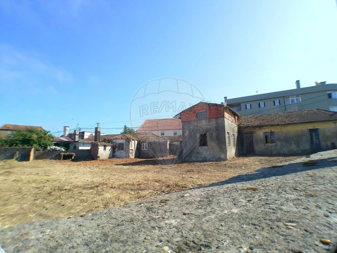 Moradia T4 para Venda em Esmoriz Foto 1