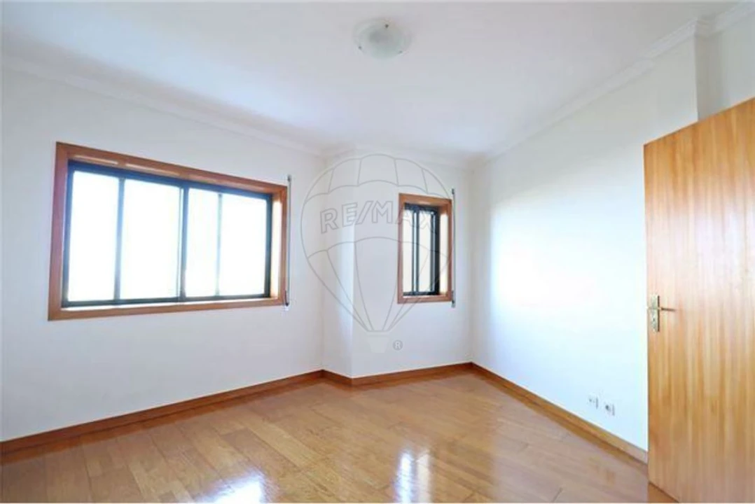 Apartamento T3 para Arrendamento em São Felix da Marinha Foto 39